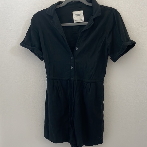 Black Abercrombie romper - Picture 2 of 4